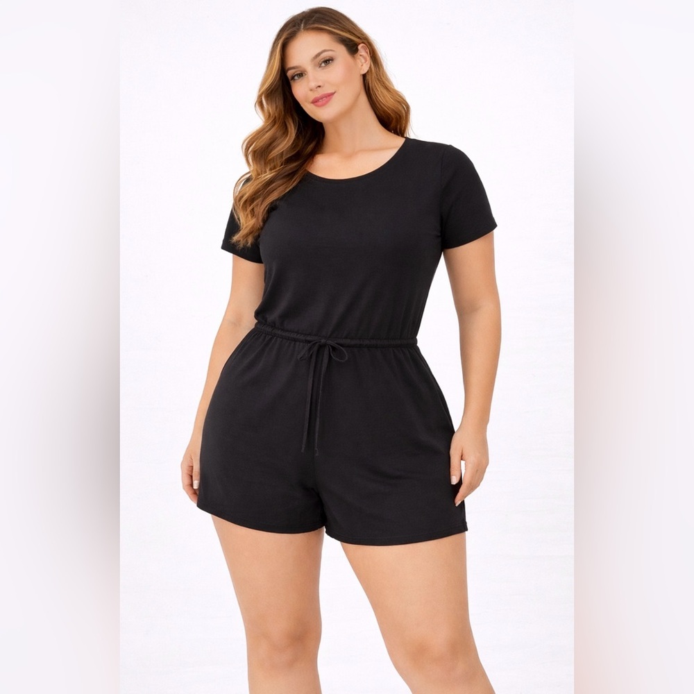 Mint Julep Women’s Size M Black Short Sleeve Romper (A364)✨